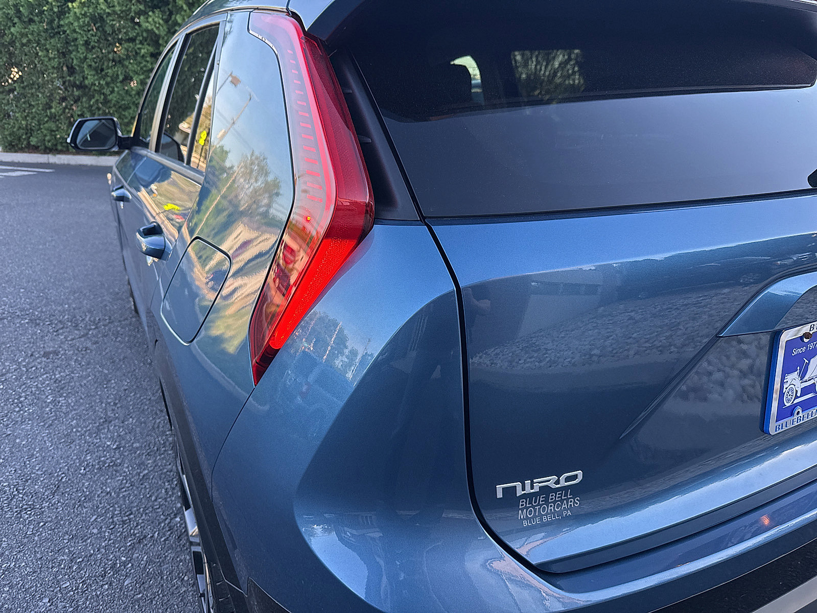 Used 2023 Kia Niro EX Touring FWD image 17