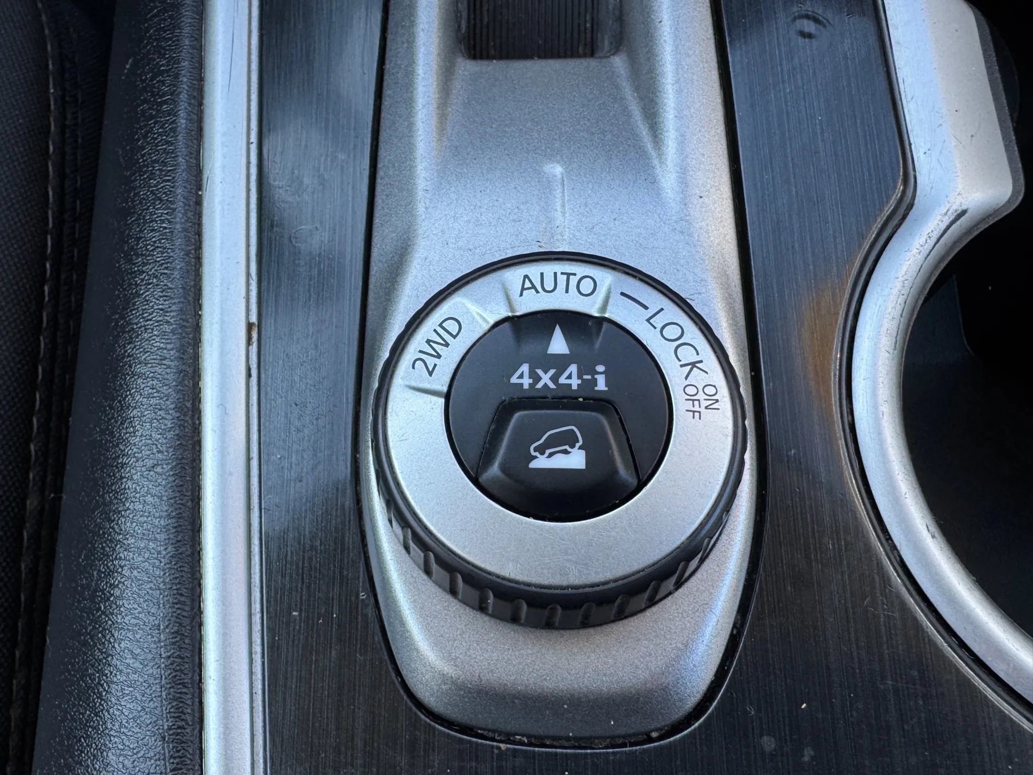 Used 2017 Nissan Pathfinder SV image 20