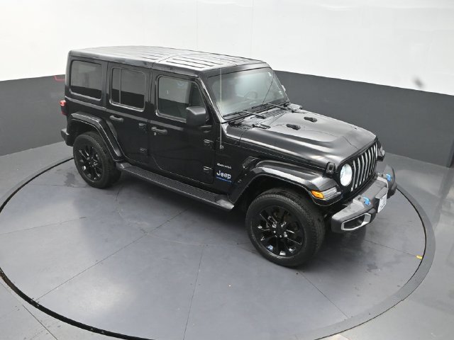 Used 2023 Jeep Wrangler Unlimited Sahara w/ Cold Weather Group AWD/4WD image 19