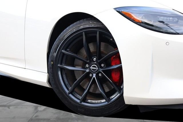Certified 2025 Nissan Z Performance w/ Floor Mat Package RWD image 3