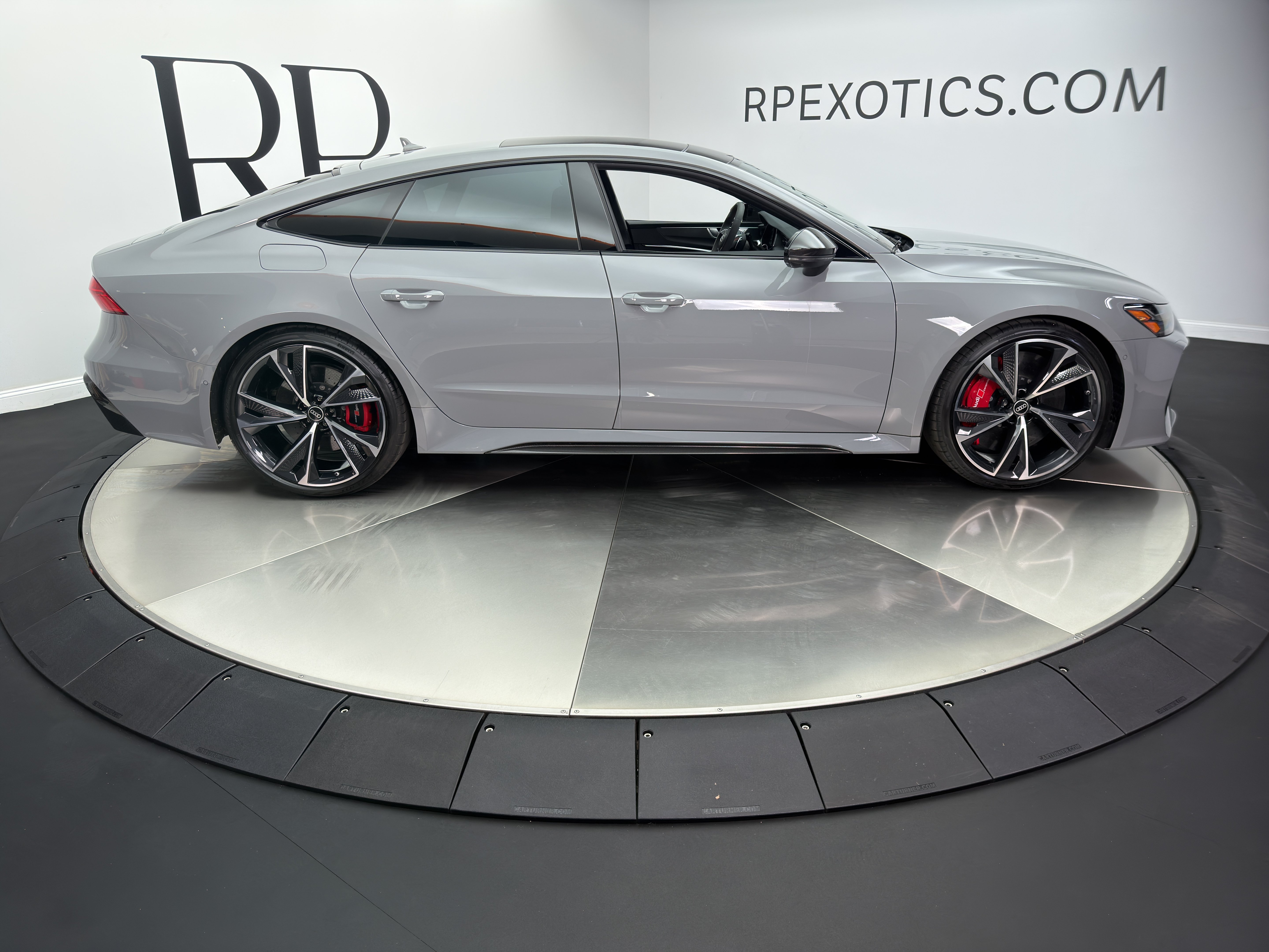 Used 2023 Audi RS 7 Sportback w/ Carbon Optic Package AWD/4WD image 7