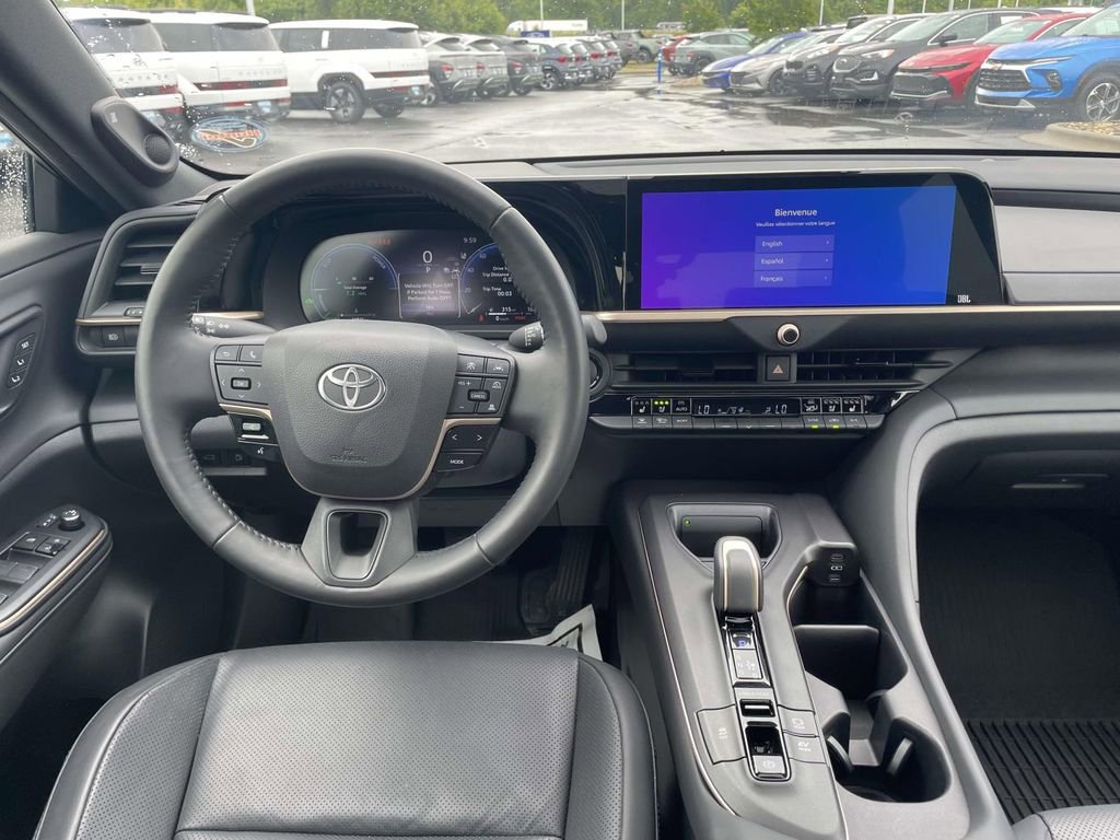 Used 2023 Toyota Crown AWD/4WD image 2