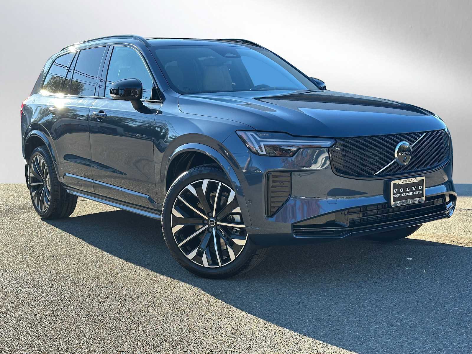 New 2026 Volvo XC90 B6 Ultra w/ Protection Package image 1