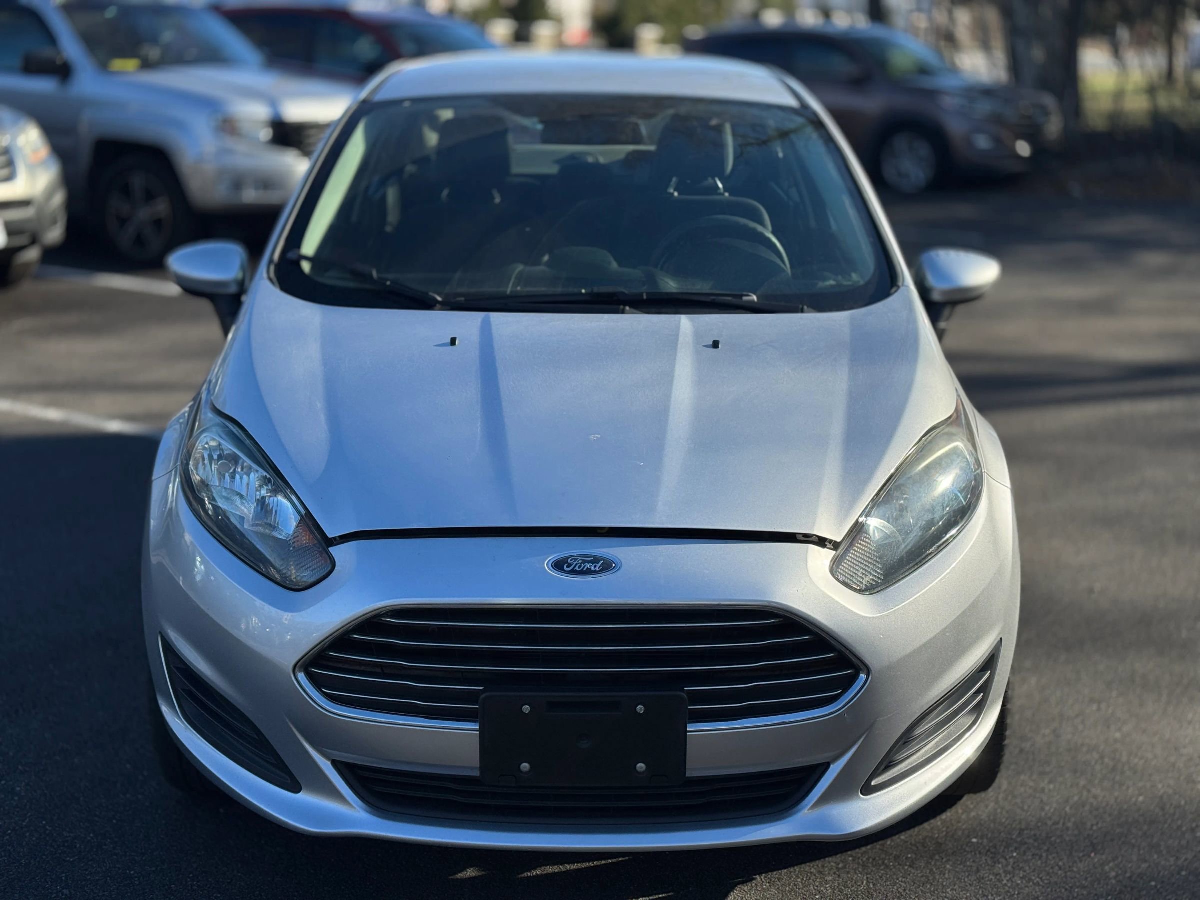 Used 2017 Ford Fiesta SE image 2