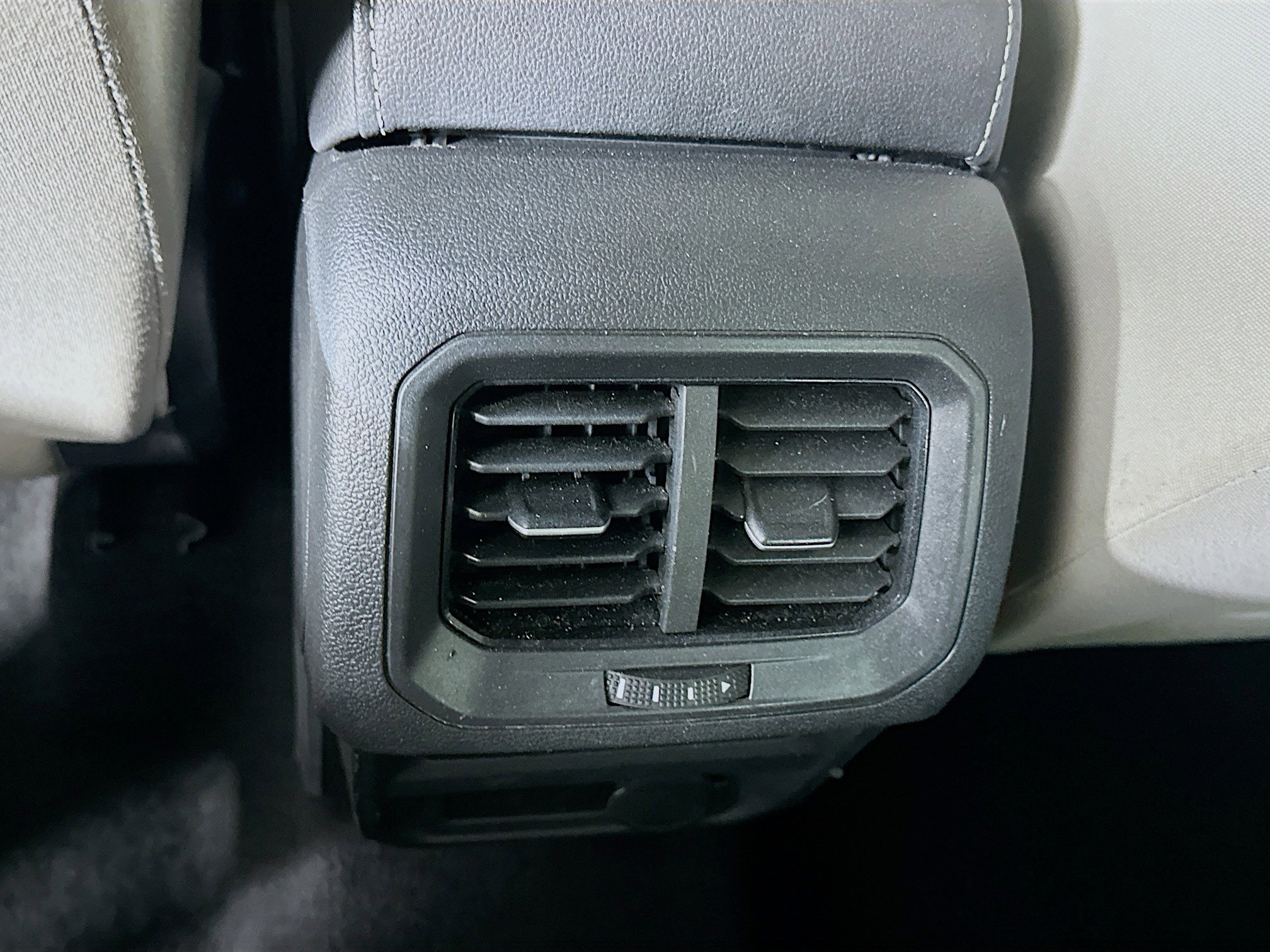 Used 2024 Volkswagen Tiguan S image 27