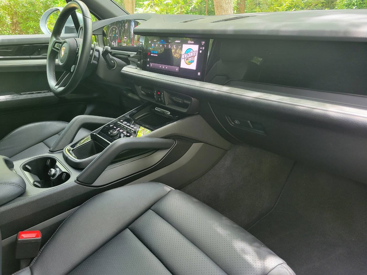 Used 2024 Porsche Cayenne image 9