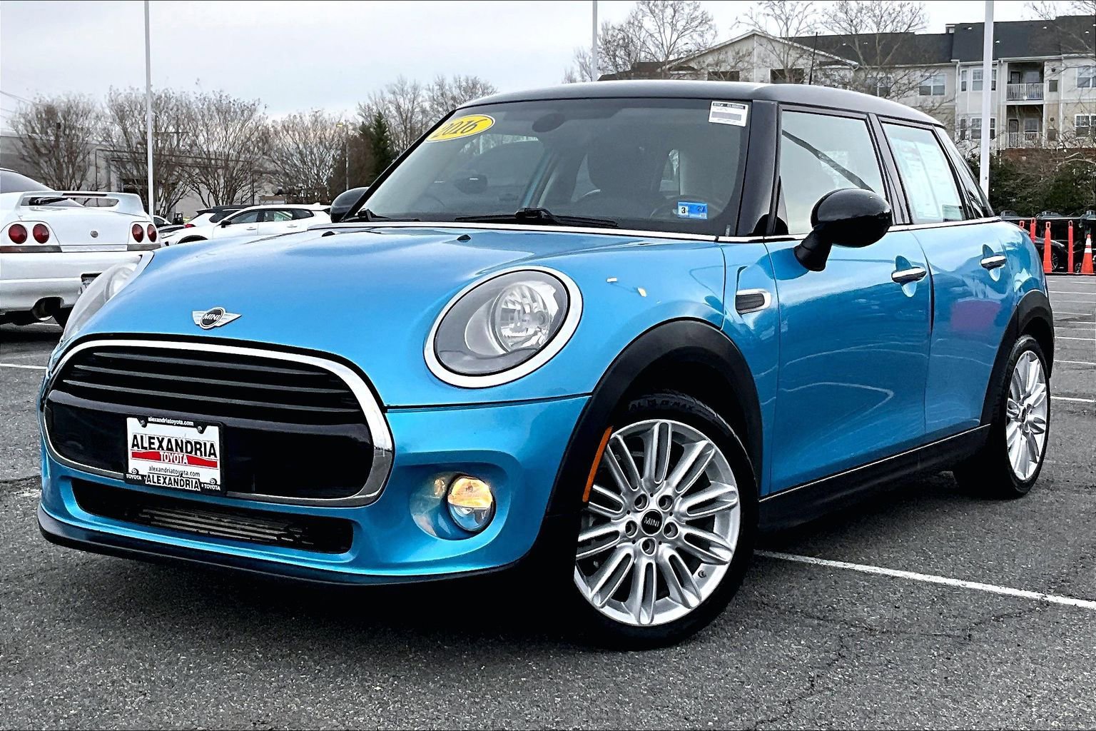 Used 2016 MINI Cooper 4-Door Hardtop video 1