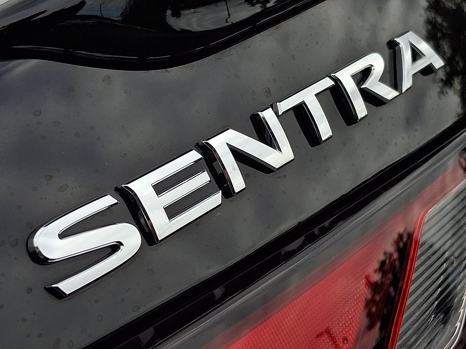 Used 2025 Nissan Sentra SR FWD image 27