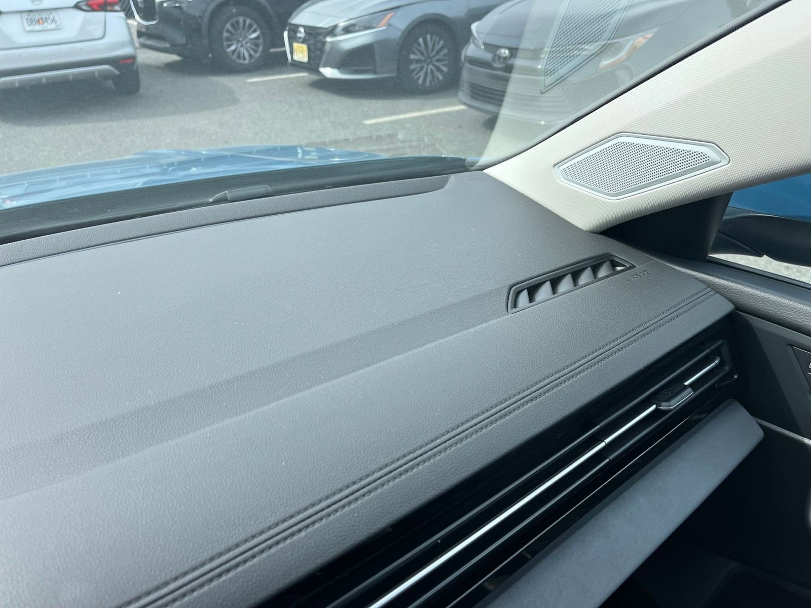 Used 2025 Volkswagen Jetta SE image 35