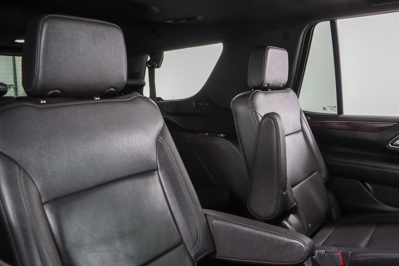 Used 2022 Chevrolet Tahoe Z71 w/ Luxury Package AWD/4WD image 32
