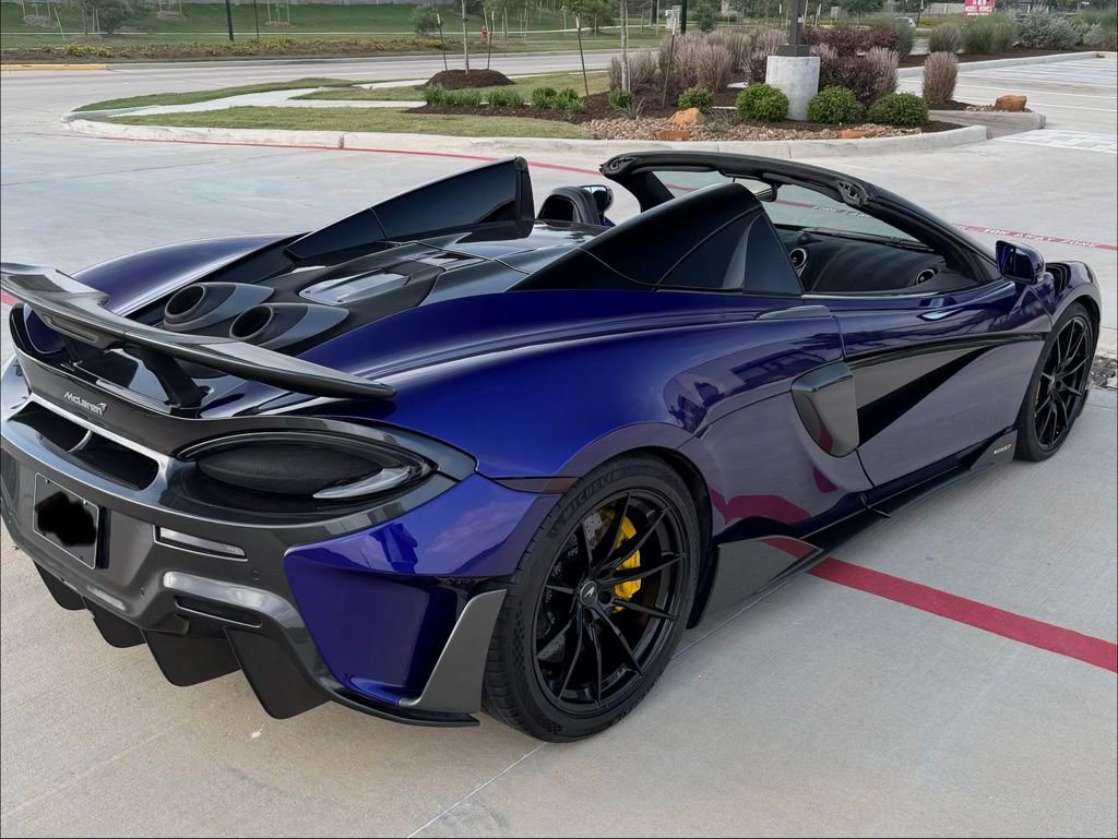 Used 2020 McLaren 600LT Spider RWD image 10