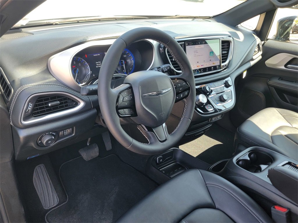 New 2024 Chrysler Pacifica Touring-L w/ S Appearance Package image 7