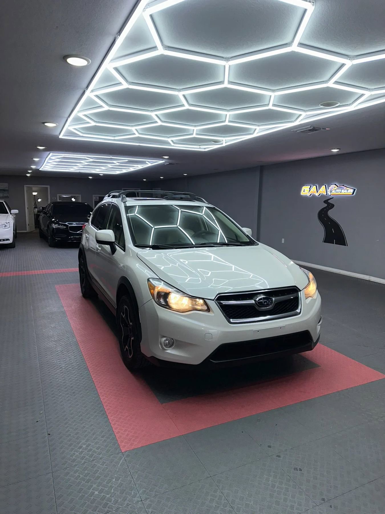 Used 2014 Subaru Crosstrek 2.0i Limited image 1
