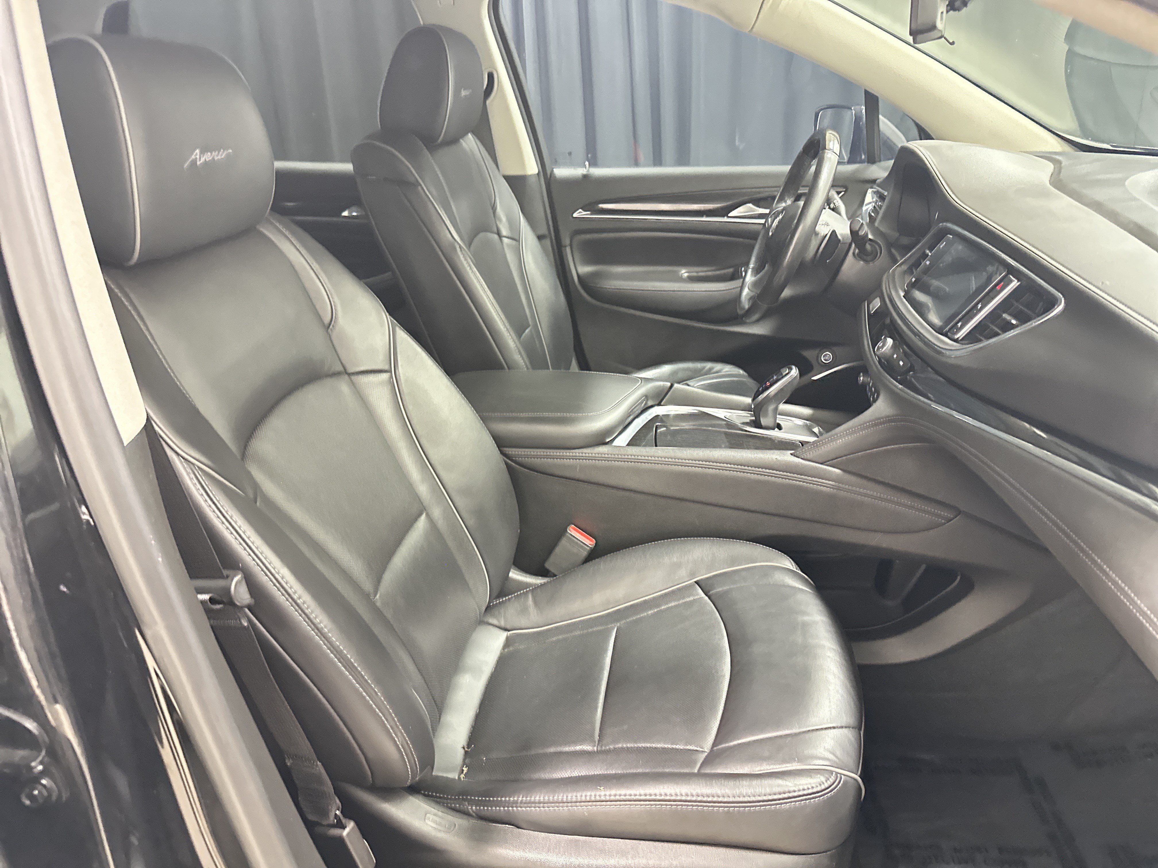 Used 2019 Buick Enclave Avenir w/ Avenir Technology Package AWD/4WD image 34
