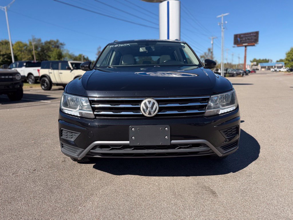 Used 2018 Volkswagen Tiguan SE w/ Panoramic Sunroof Package AWD/4WD image 2
