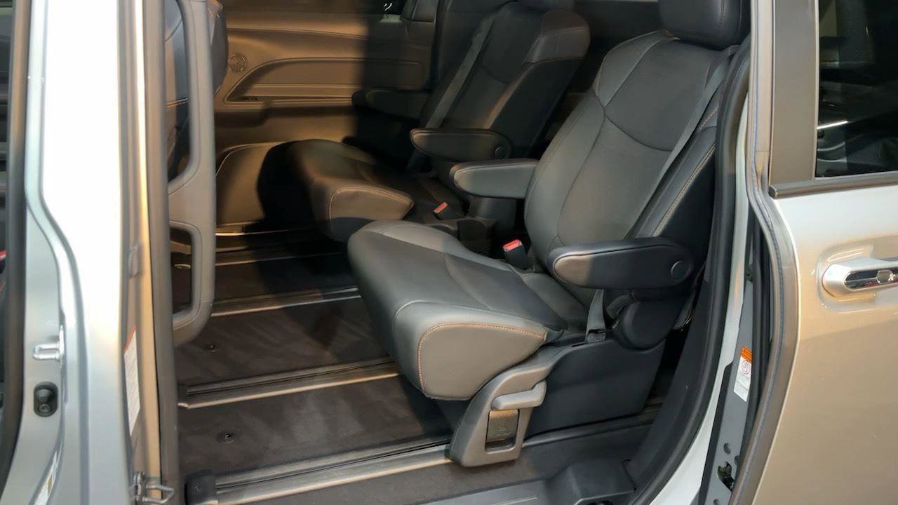 Certified 2022 Toyota Sienna XSE image 21