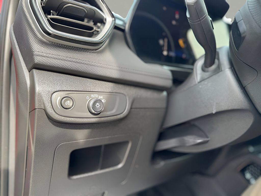 Used 2025 Chevrolet TrailBlazer LT image 26