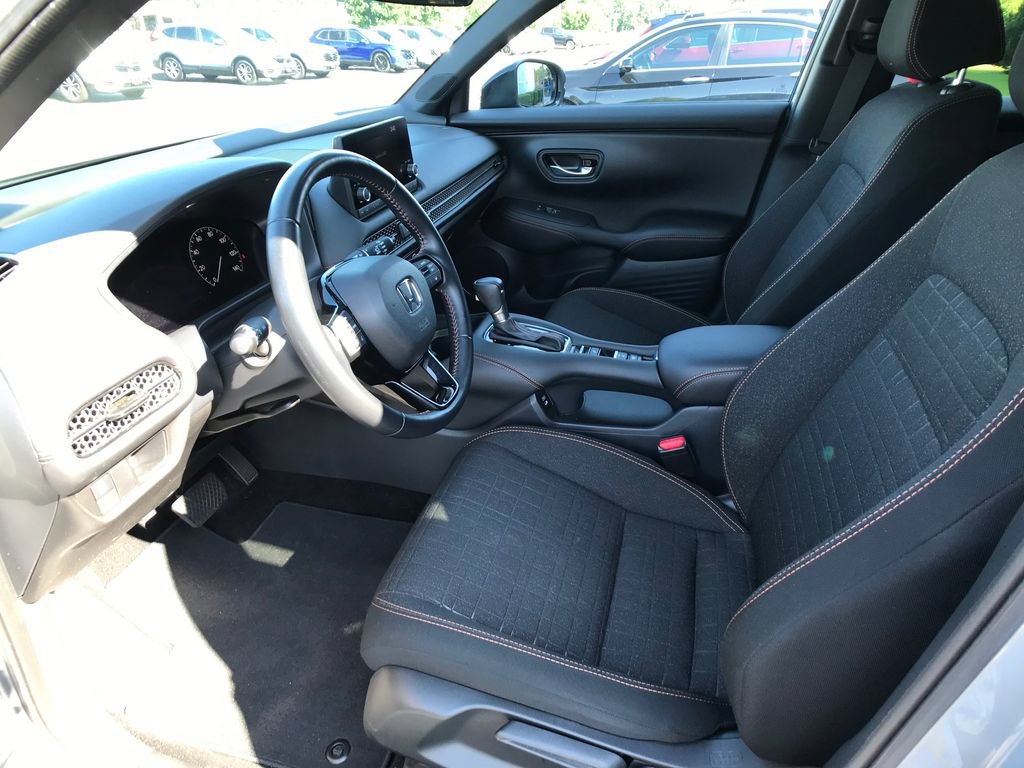Certified 2025 Honda HR-V Sport image 4