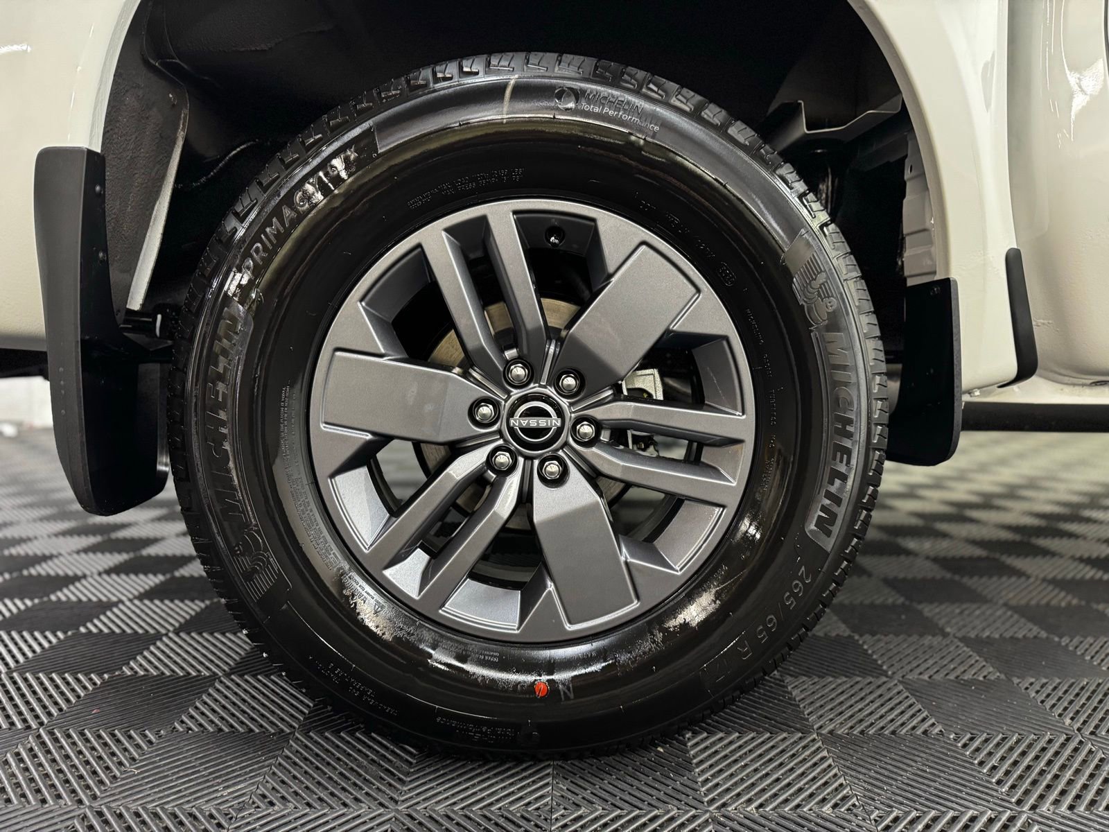 New 2026 Nissan Frontier SV w/ Tow Package AWD/4WD image 9