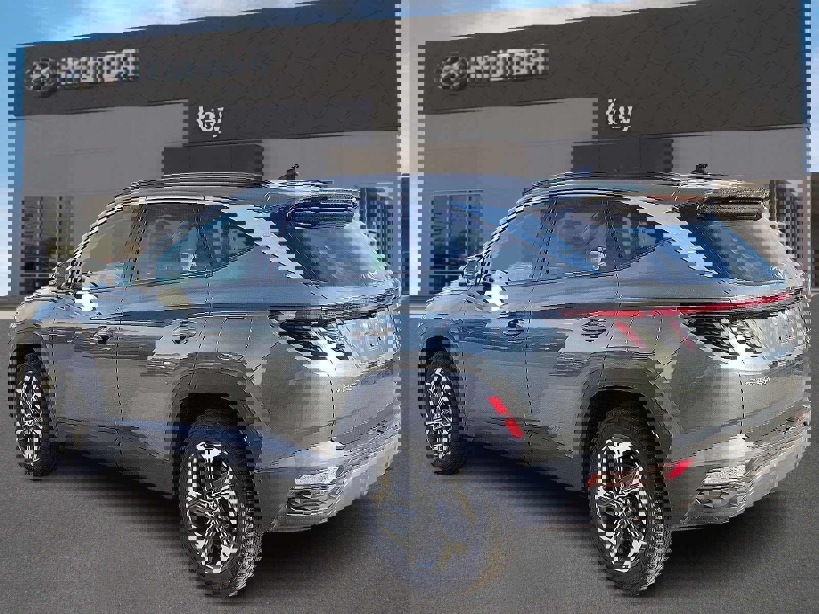 Certified 2023 Hyundai Tucson Limited w/ Cargo Package image 5