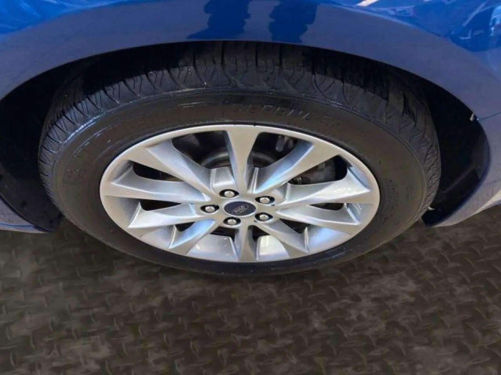 Used 2017 Ford Fusion SE w/ Fusion SE Technology Package image 34