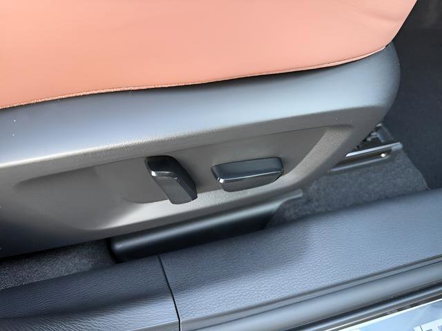 New 2026 Mitsubishi Outlander SEL image 23