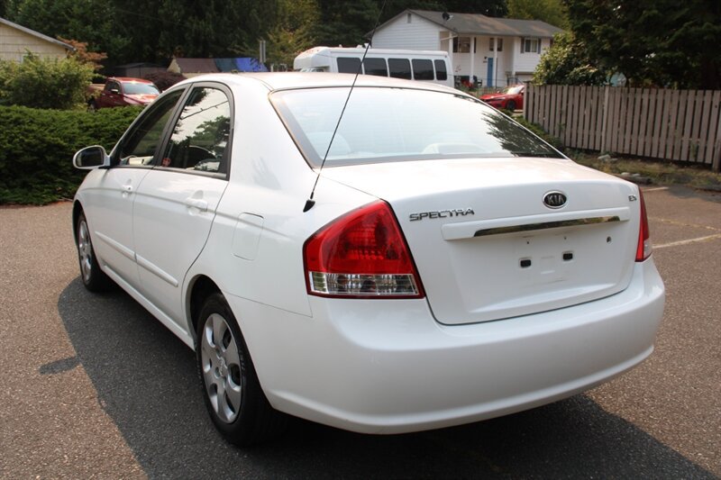 Used 2009 Kia Spectra EX FWD image 4