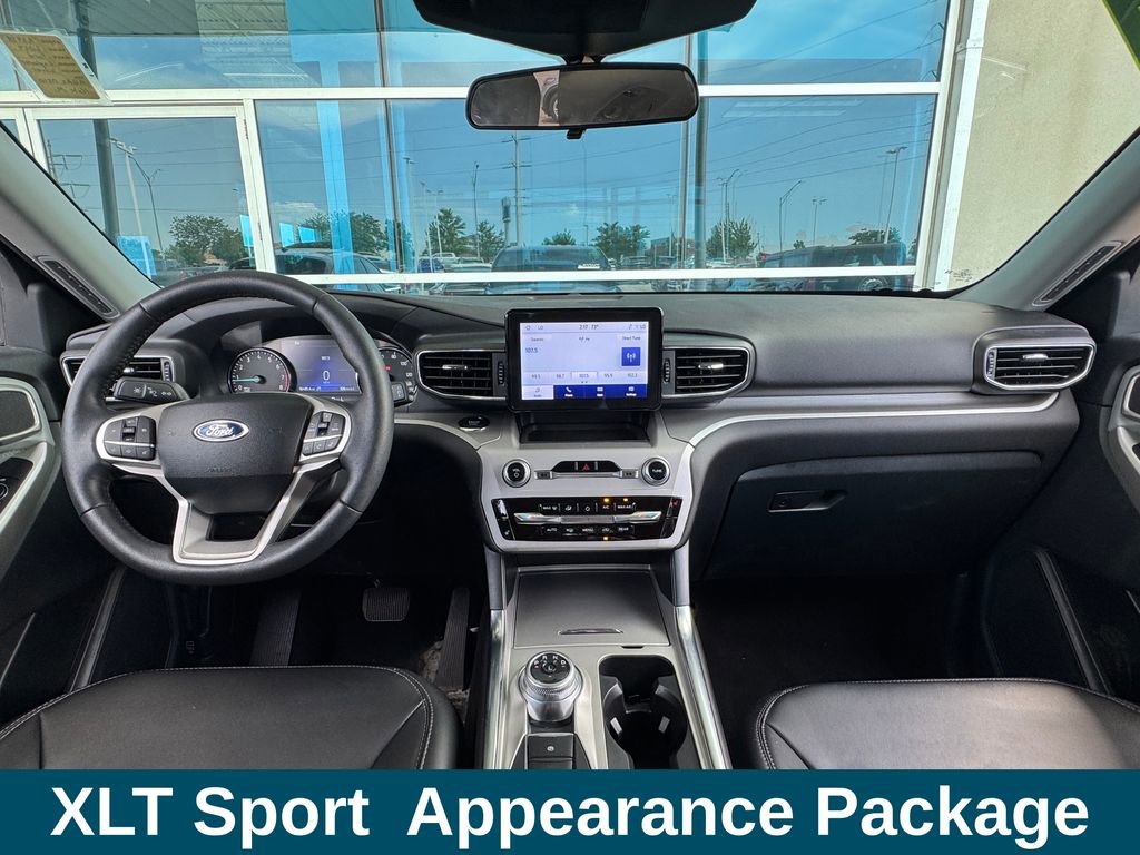 Used 2024 Ford Explorer XLT w/ Equipment Group 202A AWD/4WD image 8