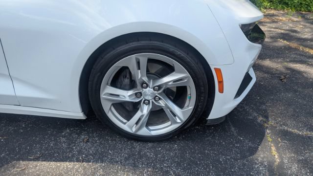Used 2019 Chevrolet Camaro SS RWD image 11
