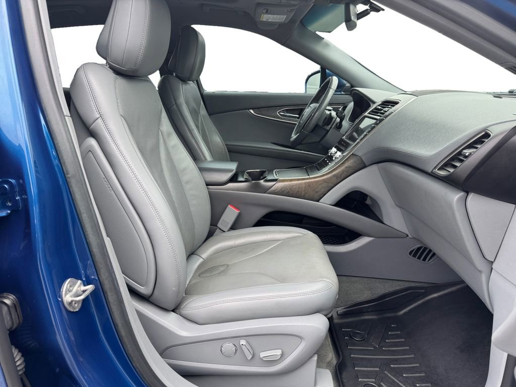 Used 2020 Lincoln Nautilus Reserve FWD image 15
