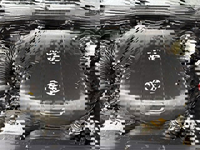 Used 2014 Toyota Tacoma PreRunner w/ SR5 Package image 32