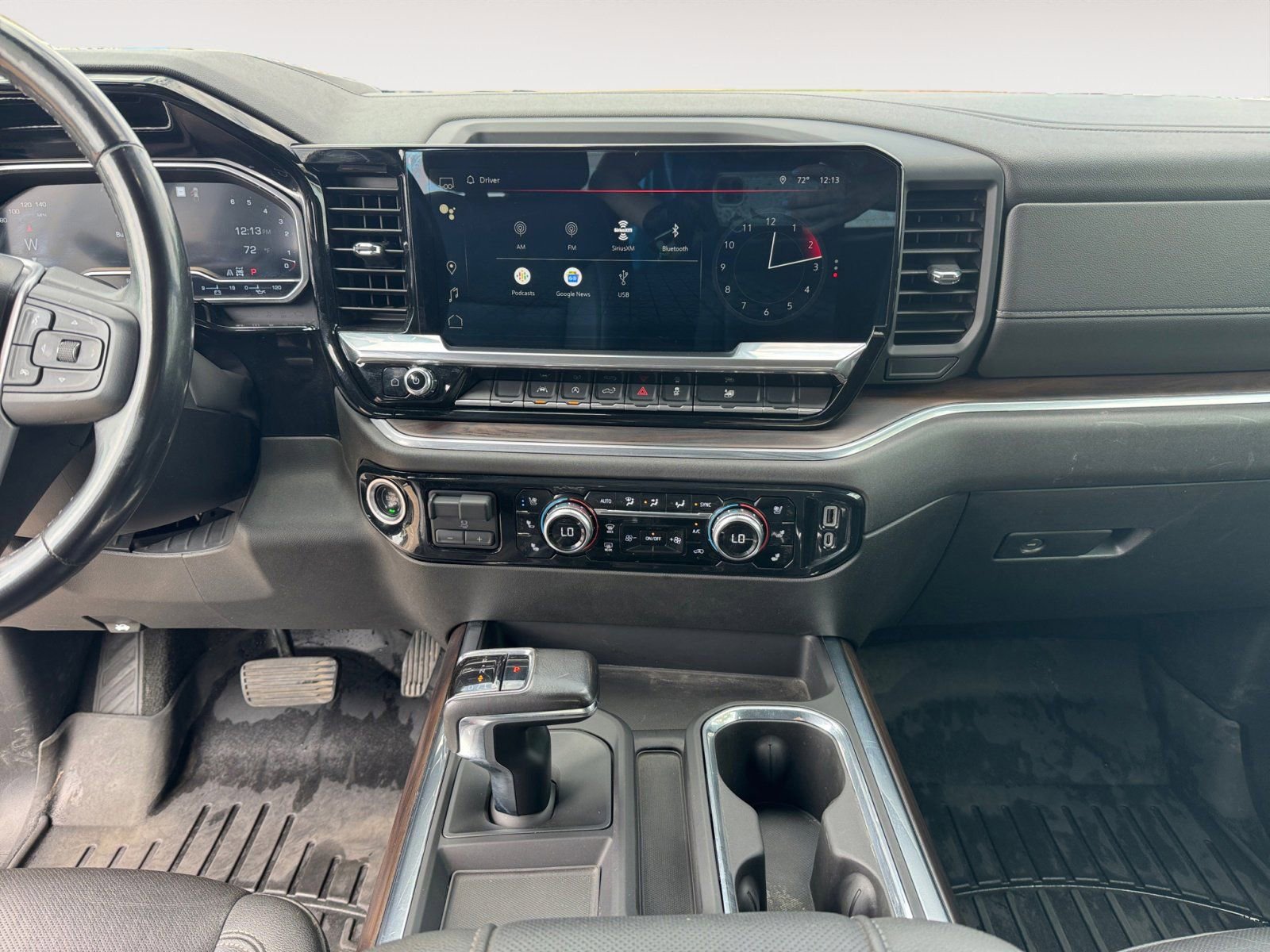 Used 2022 GMC Sierra 1500 SLT w/ SLT Premium Package image 11