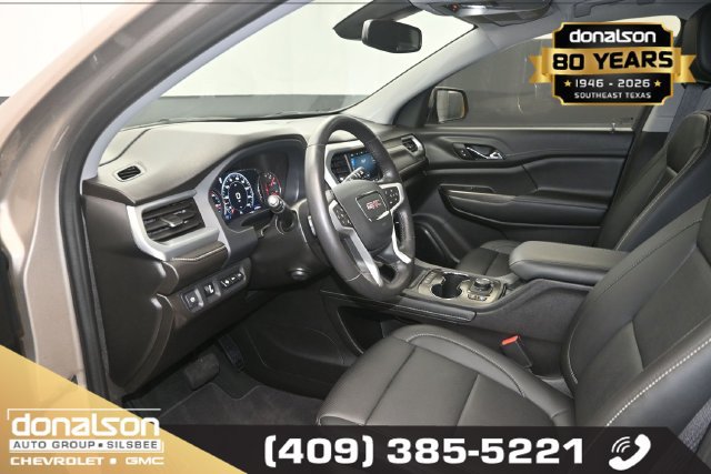 Used 2022 GMC Acadia SLT w/ Technology Package FWD image 6