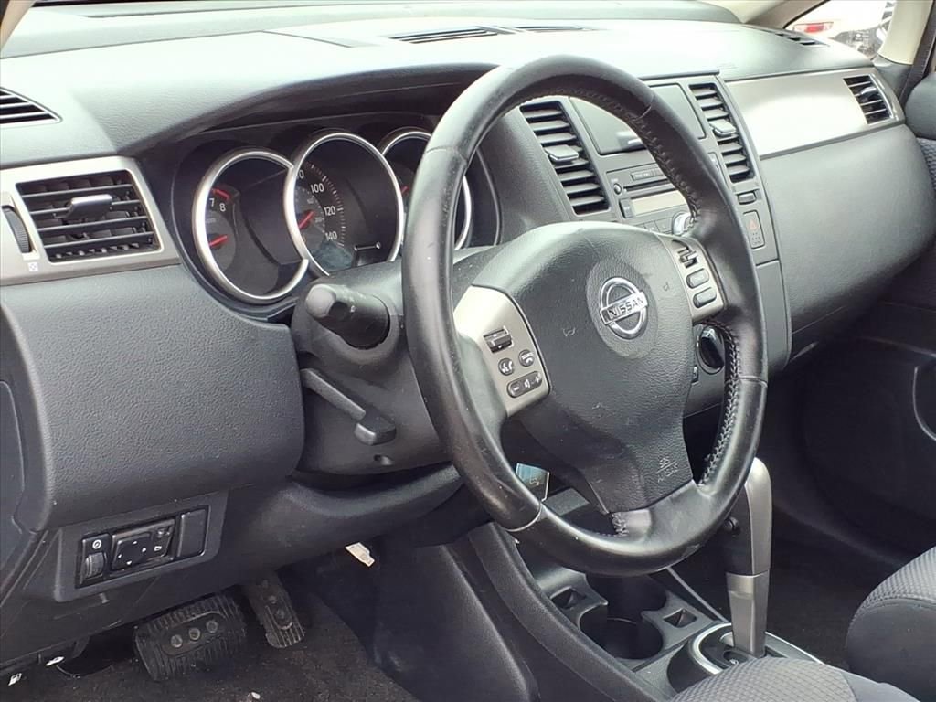 Used 2007 Nissan Versa SL w/ Convenience Pkg image 19