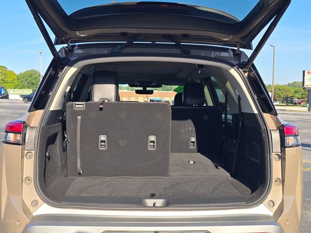 Certified 2025 Nissan Pathfinder Platinum w/ Cargo Package FWD image 18
