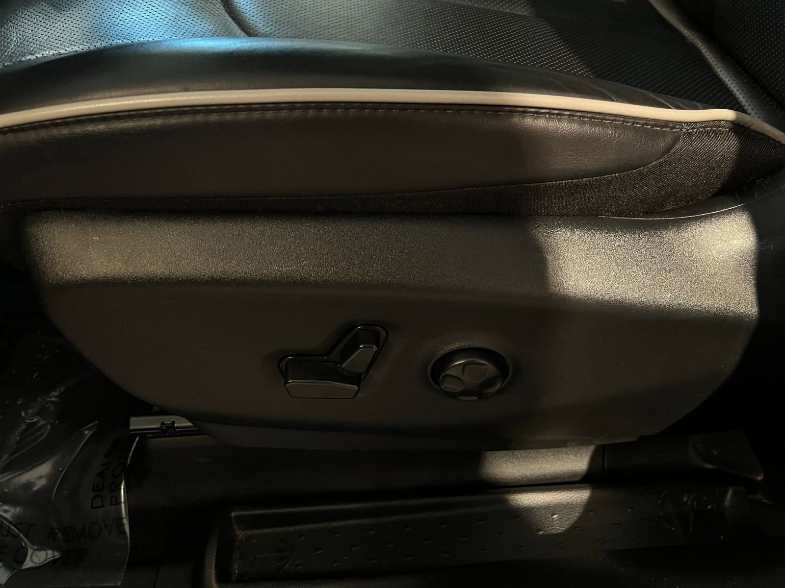 Used 2025 Chrysler Pacifica Limited FWD image 23