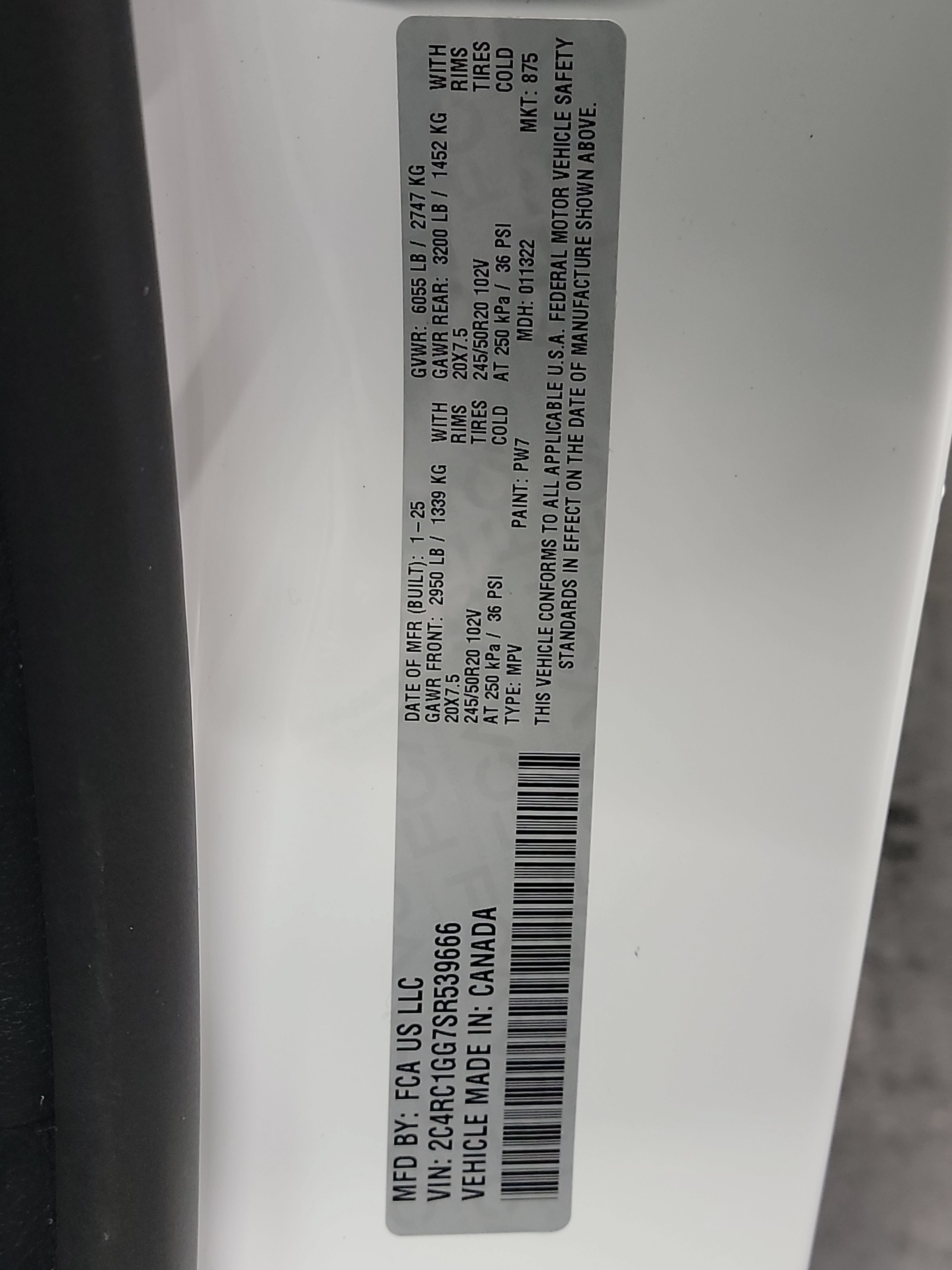 Used 2025 Chrysler Pacifica Limited FWD image 33