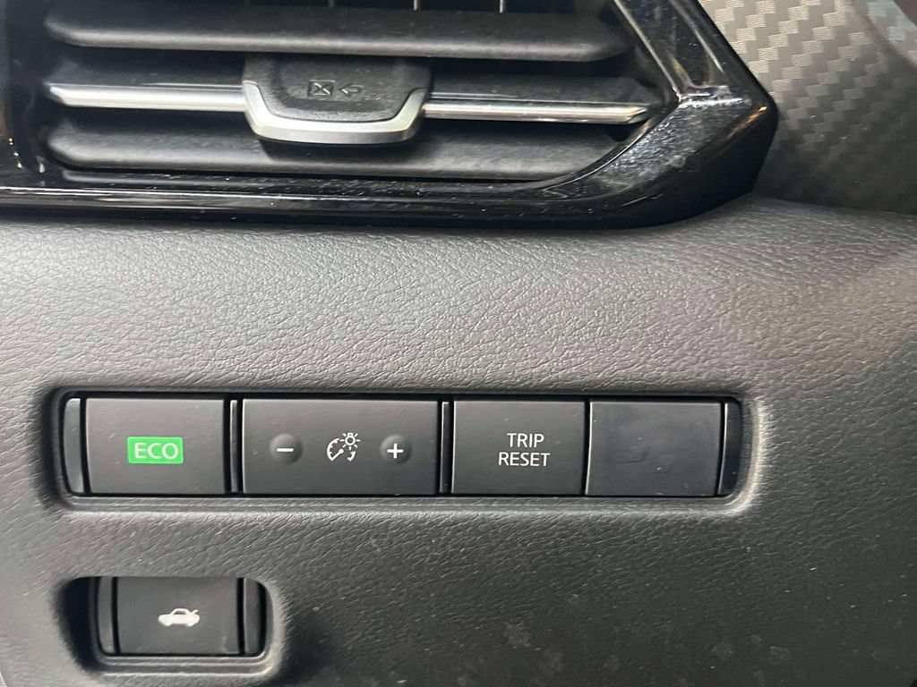 Used 2023 Nissan Sentra SR w/ Electronics Package FWD image 23