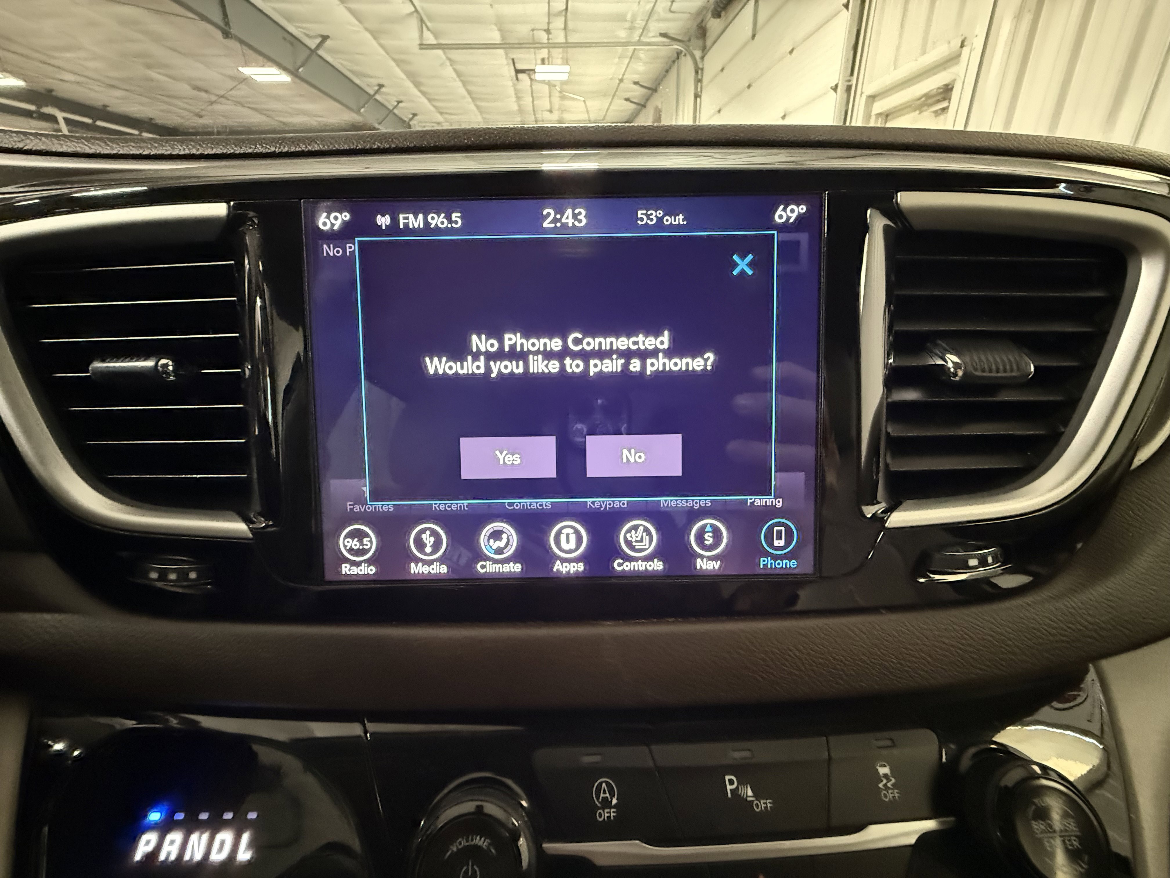 Used 2018 Chrysler Pacifica Touring-L FWD image 25