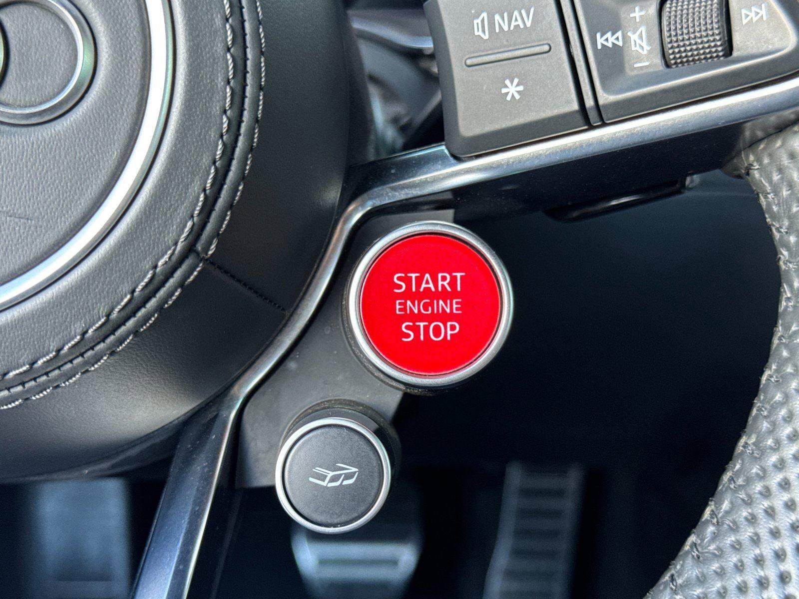 Used 2020 Audi R8 V10 performance image 36