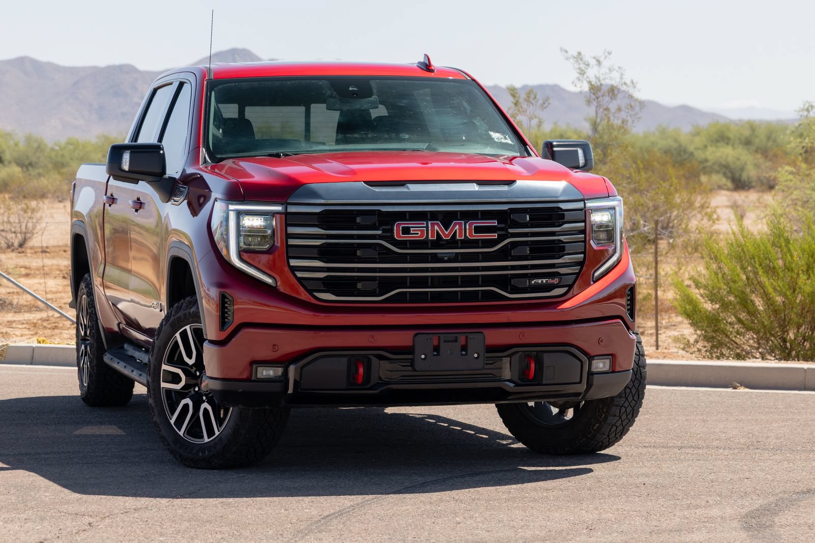 Used 2023 GMC Sierra 1500 AT4 w/ AT4 Preferred Package AWD/4WD image 2