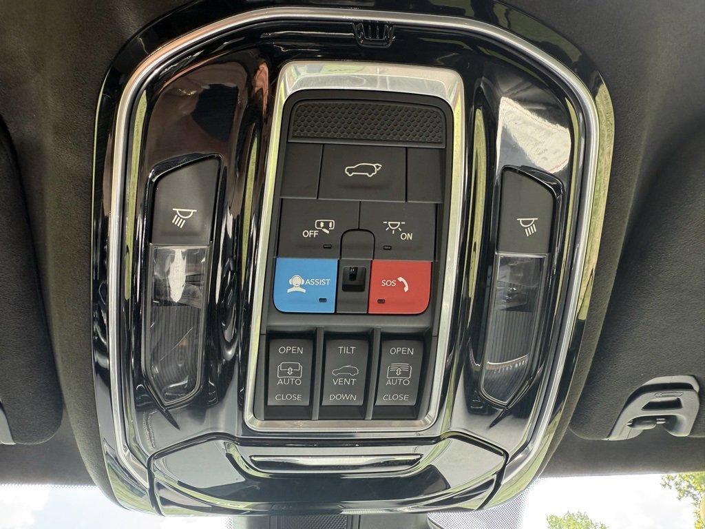 Used 2023 Jeep Grand Wagoneer Series II image 26