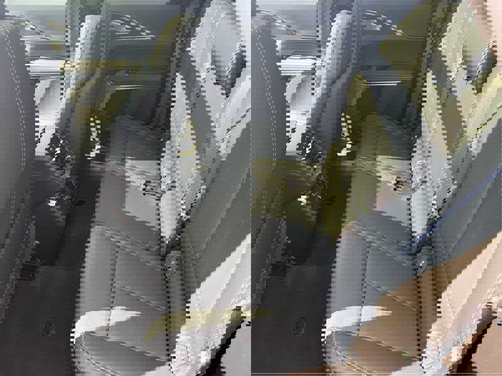 Used 2024 Cadillac Lyriq Luxury w/ LPO, Floor Liner Package AWD/4WD image 25