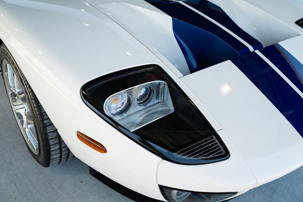 Used 2006 Ford GT RWD image 39