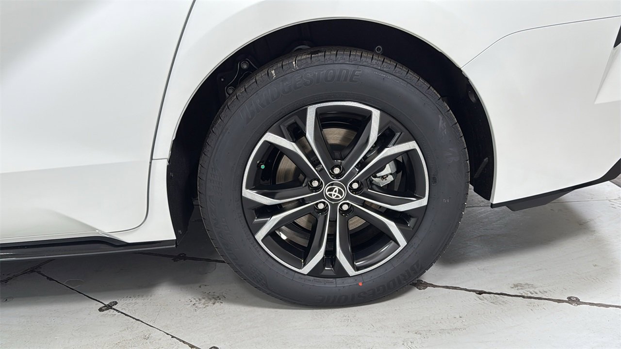 New 2026 Toyota Sienna Platinum image 24