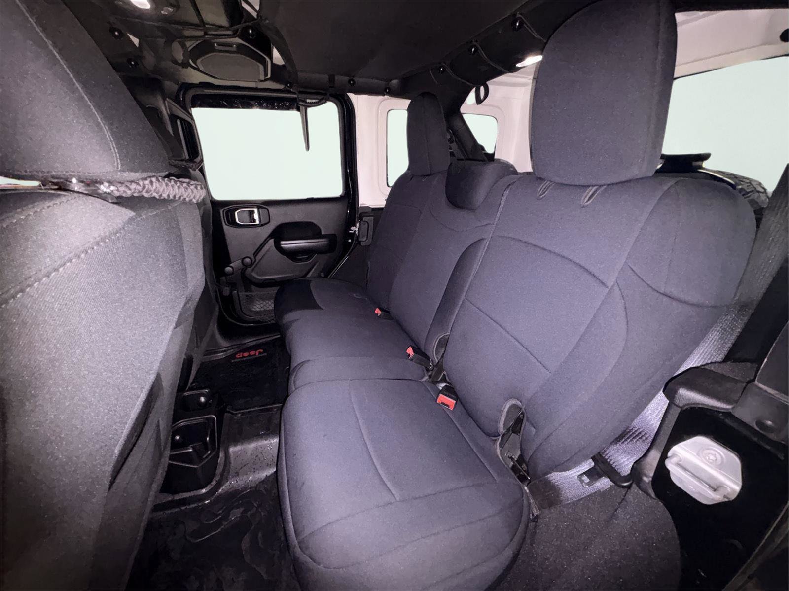 Used 2018 Jeep Wrangler Unlimited Sport image 17