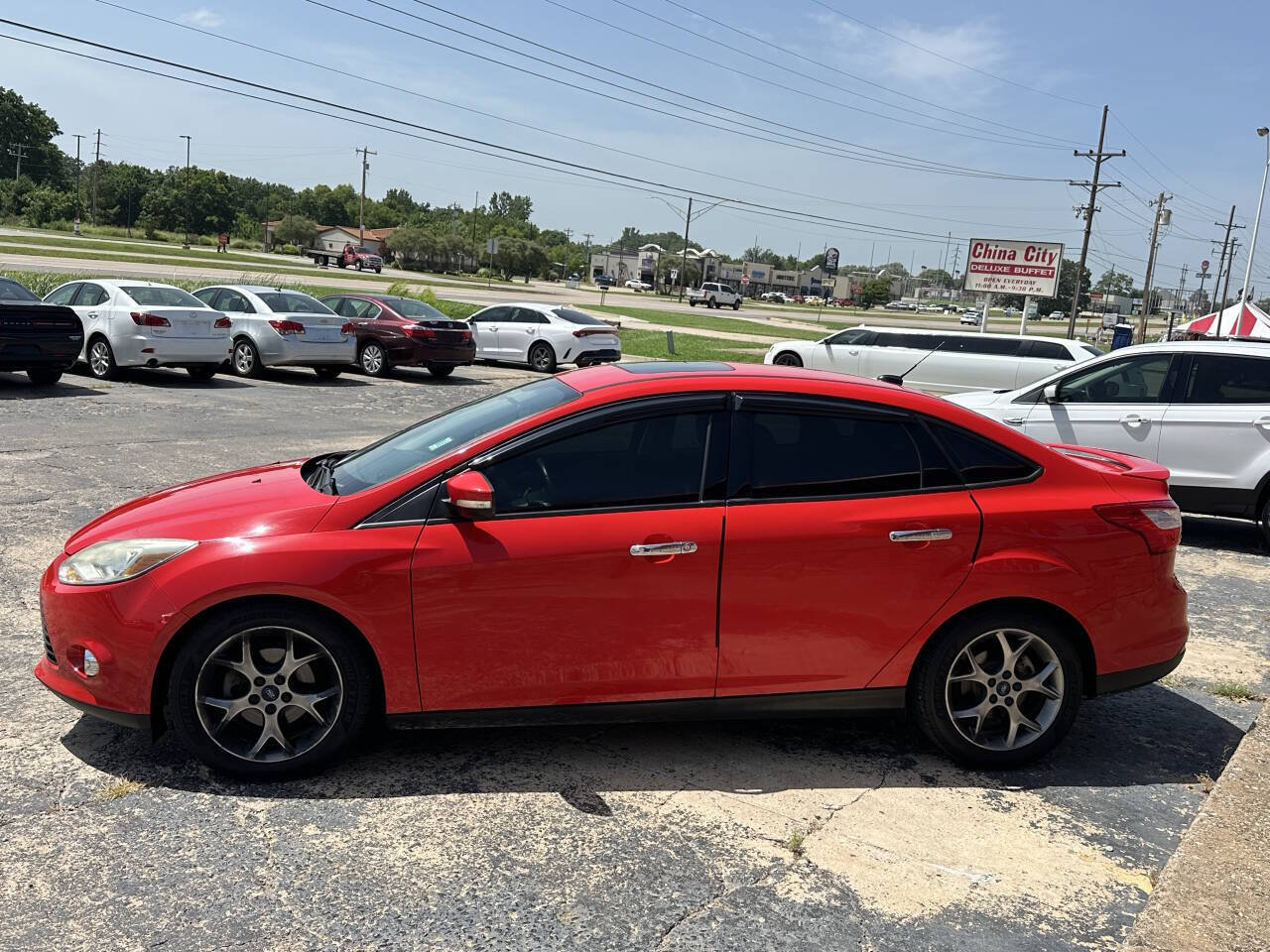 Used 2014 Ford Focus SE w/ Equipment Group 201A FWD image 6