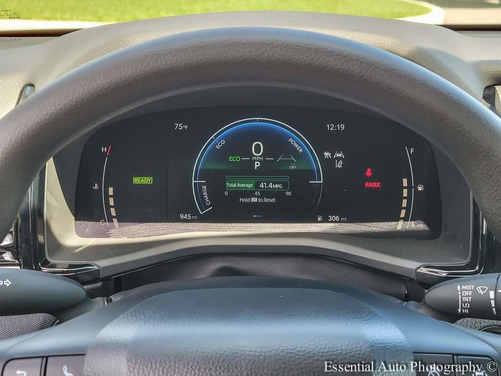 Used 2025 Toyota Camry LE w/ Convenience Package FWD image 18