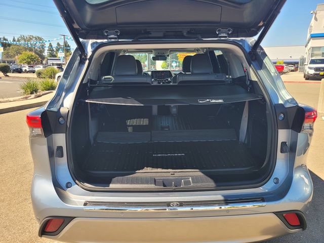 Used 2021 Toyota Highlander Platinum AWD/4WD image 11