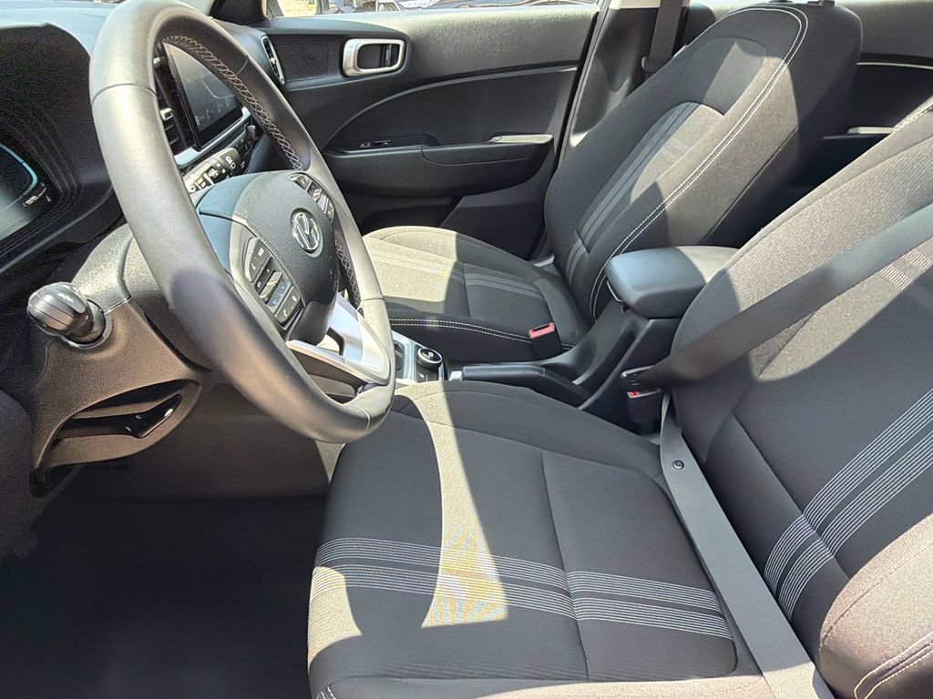 Used 2026 Hyundai Venue SEL FWD image 20